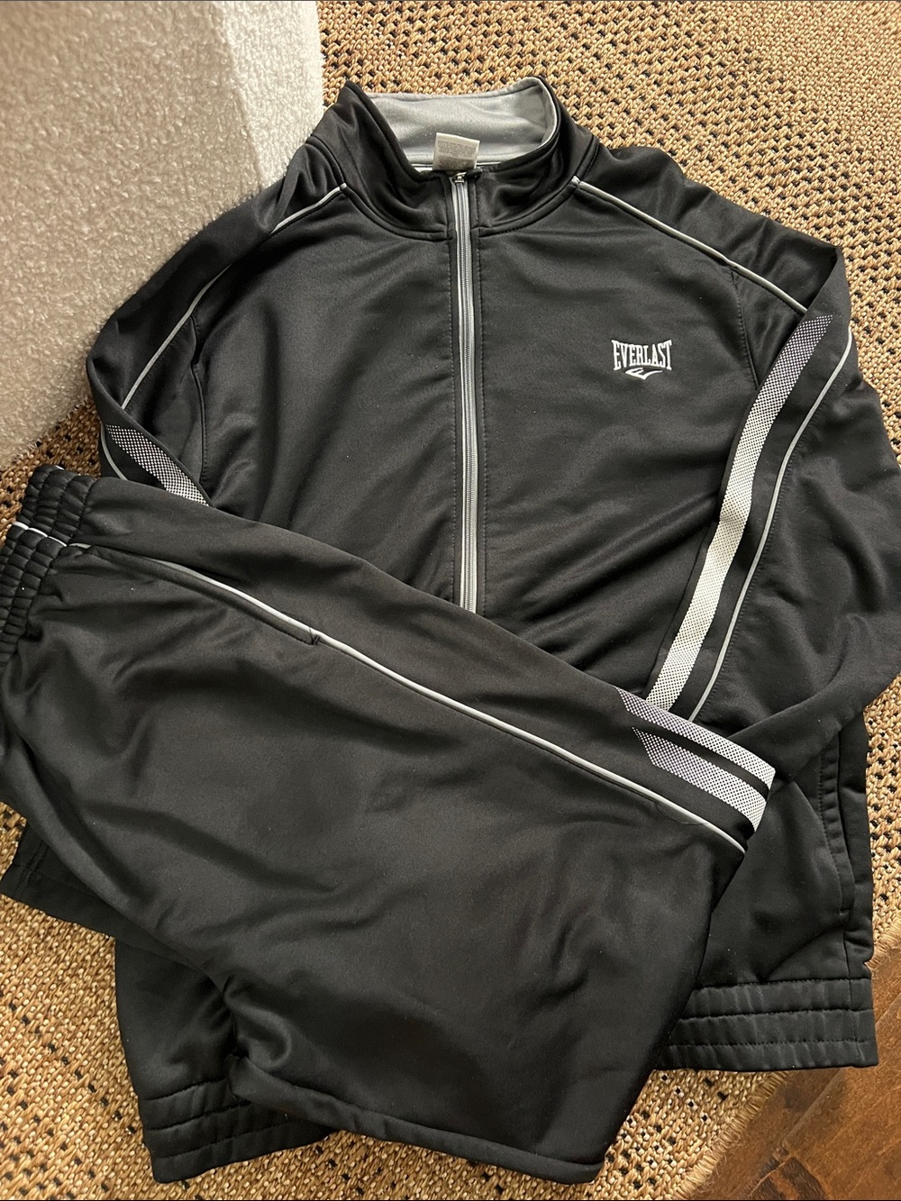 Everlast Black Jacket and sweat pants